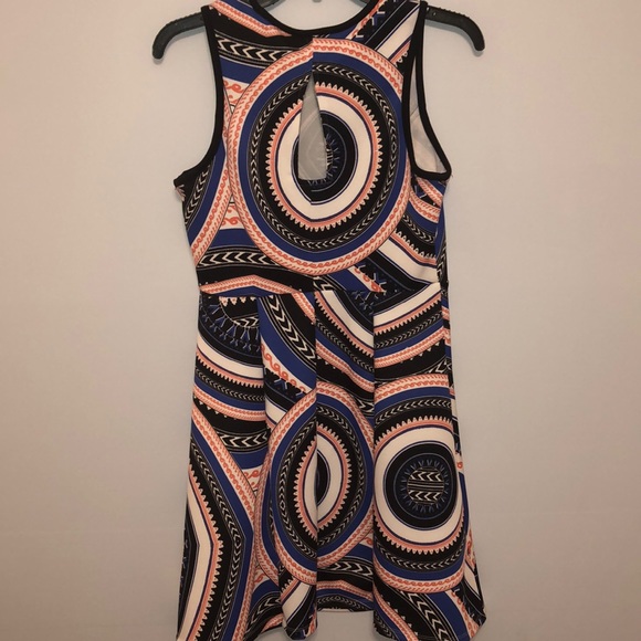 Geometric Patterned Dress - Picture 2 of 4